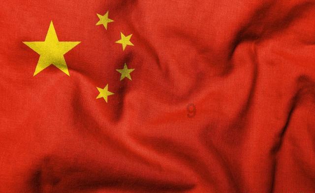 因‘00’后大学生扮锦衣卫迎大家返乡，引发争议，穿上飞鱼服就是锦衣卫？
